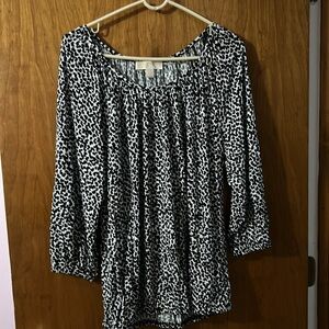 Ladies XL black and white print top